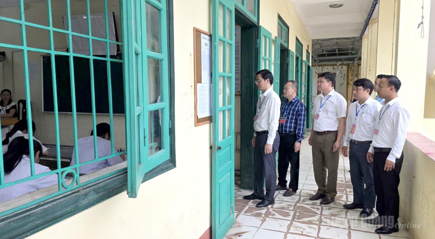 C&ocirc;ng an Tuy&ecirc;n Quang kiểm tra điểm thi To&aacute;n tốt nghiệp 2026 nghi vấn bất thường - Ảnh 1.