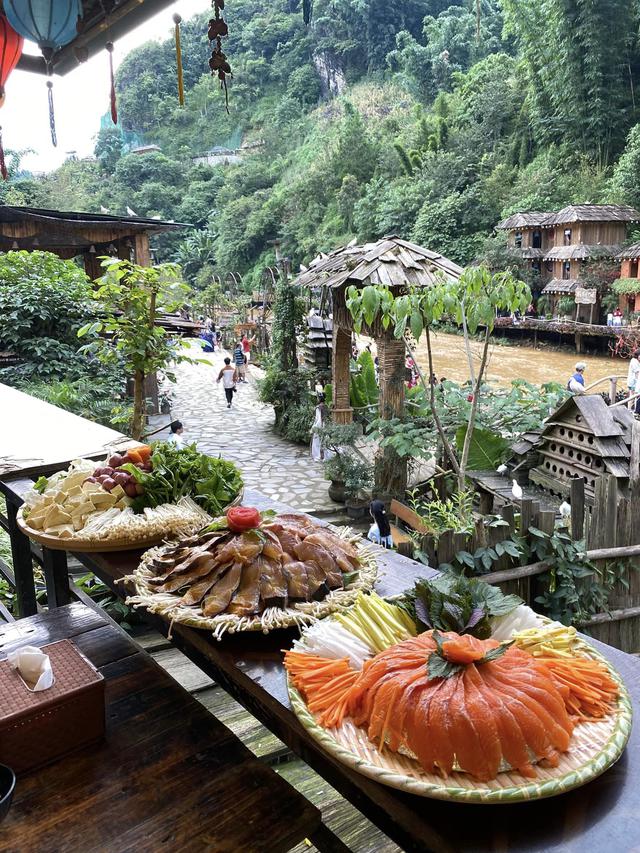 Ng&ocirc;i l&agrave;ng C&aacute;t C&aacute;t hơn 150 năm tuổi: Địa điểm du lịch đẹp như tranh ở Việt Nam - Ảnh 5.