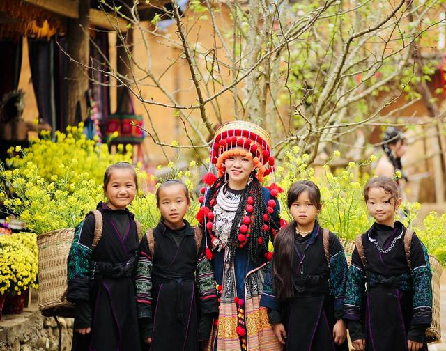 Ng&ocirc;i l&agrave;ng C&aacute;t C&aacute;t hơn 150 năm tuổi: Địa điểm du lịch đẹp như tranh ở Việt Nam - Ảnh 3.