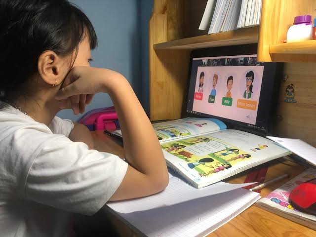 Muốn con sống theo kiểu không có động lực, thì bố mẹ cứ tiếp tục giám sát kè kè như 1 chiếc camera đi! - Ảnh 1.