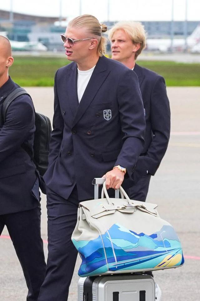 Ph&aacute;t hiện Haaland chơi Herm&egrave;s Birkin cũng chỉ v&igrave; vợ con- Ảnh 4.