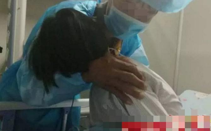 Uống sữa tươi thay cơm, b&eacute; trai 4 tuổi ở Đồng Nai suy đa tạng, nhập viện nguy kịch: Điều b&aacute;c sĩ lo ngại nhiều phụ huynh đang l&agrave;m mỗi ng&agrave;y - Ảnh 2.