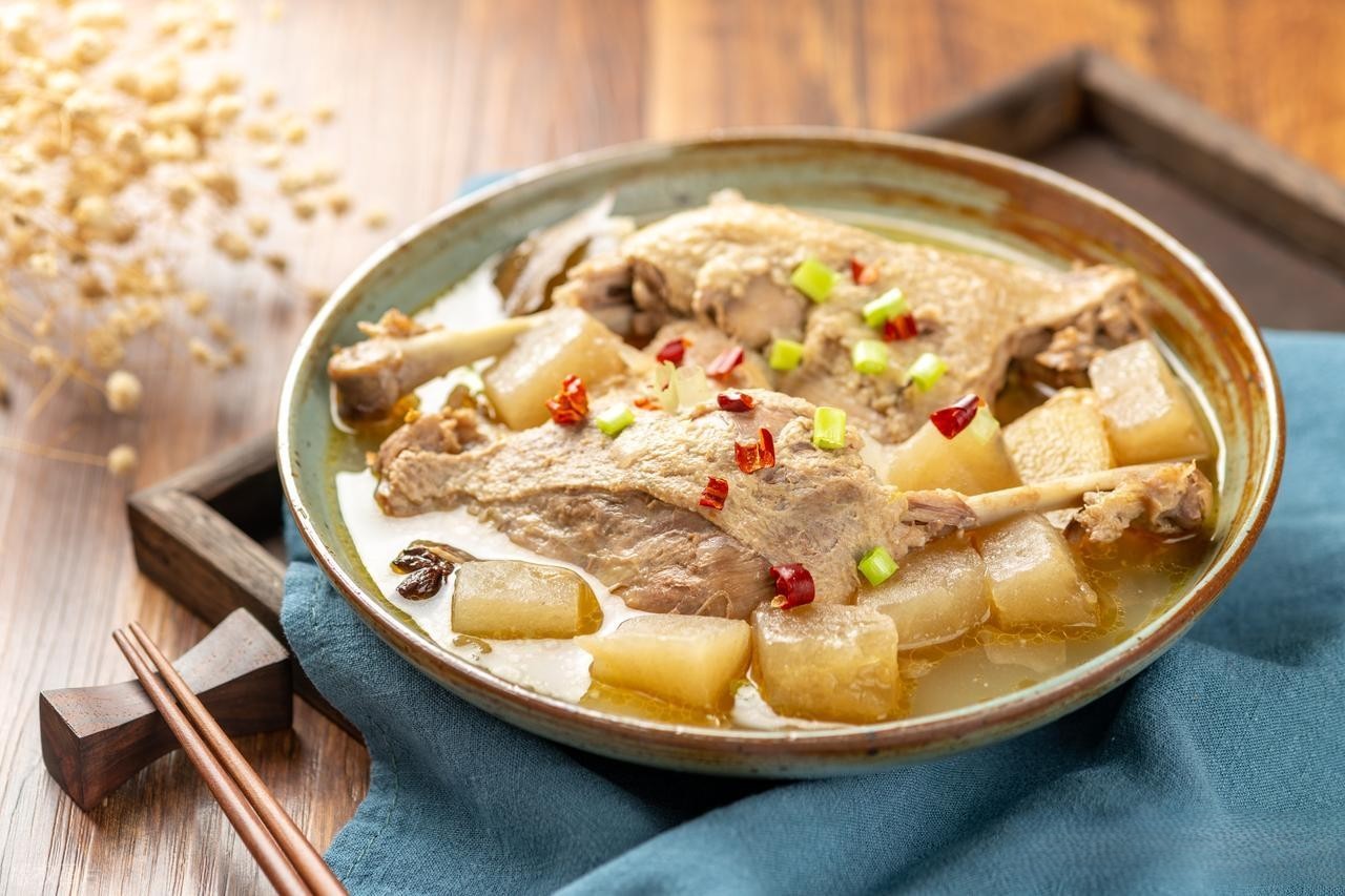 Nắng n&oacute;ng gay gắt, việc thưởng thức 3 m&oacute;n ăn n&agrave;y sẽ gi&uacute;p giải nhiệt, k&iacute;ch th&iacute;ch vị gi&aacute;c - Ảnh 1.