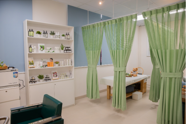 Ở cữ thảnh thơi ngay tại bệnh viện với dịch vụ chăm s&oacute;c hậu sản từ Vinmec v&agrave; Mommy Spa & Skin Care - Ảnh 2.