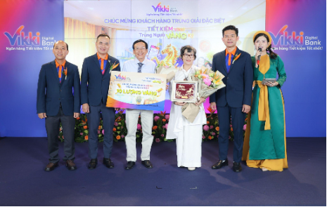 Chủ nh&acirc;n Ngựa V&Agrave;NG 10 lượng SJC lộ diện, Vikki Digital Bank tiếp tục khai cuộc m&ugrave;a B&oacute;ng V&Agrave;NG K&yacute; - Ảnh 1.
