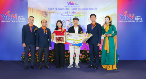 Chủ nh&acirc;n Ngựa V&Agrave;NG 10 lượng SJC lộ diện, Vikki Digital Bank tiếp tục khai cuộc m&ugrave;a B&oacute;ng V&Agrave;NG K&yacute; - Ảnh 2.