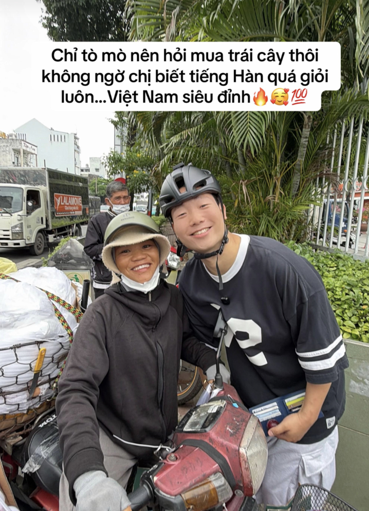 Kh&aacute;ch H&agrave;n Bất ngờ khi gặp chị b&aacute;n tr&aacute;i c&acirc;y biết tiếng H&agrave;n tại TP . HCM - Ảnh 3.