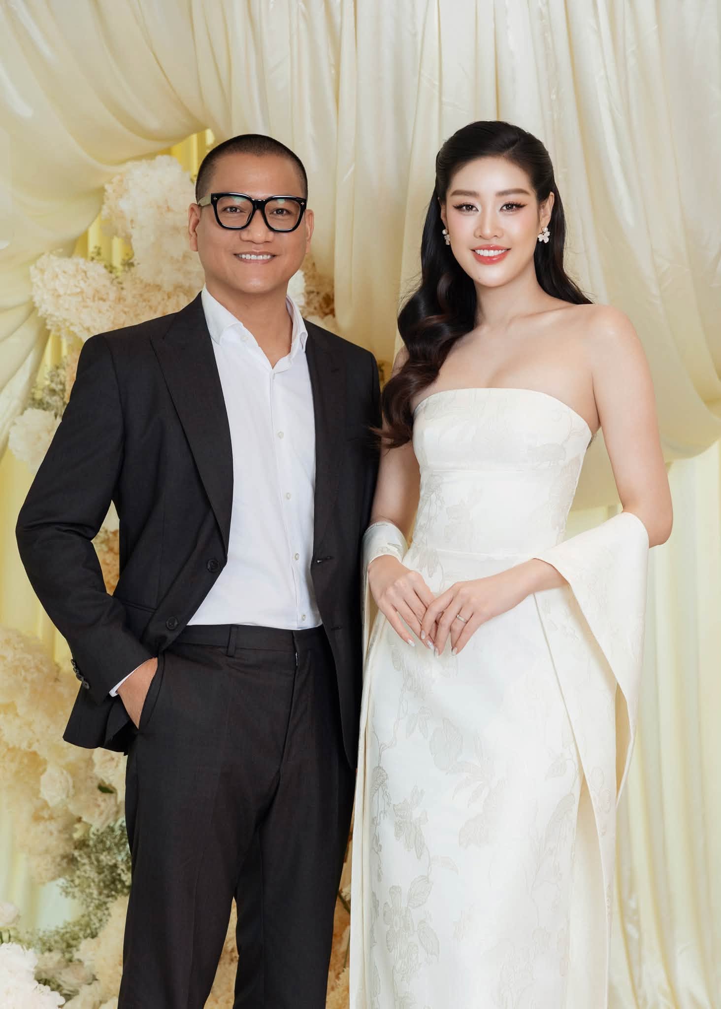 Hoa hậu Việt kết h&ocirc;n với quản l&yacute; hơn 17 tuổi, từng một đời vợ v&agrave; c&oacute; con ri&ecirc;ng - Ảnh 3.
