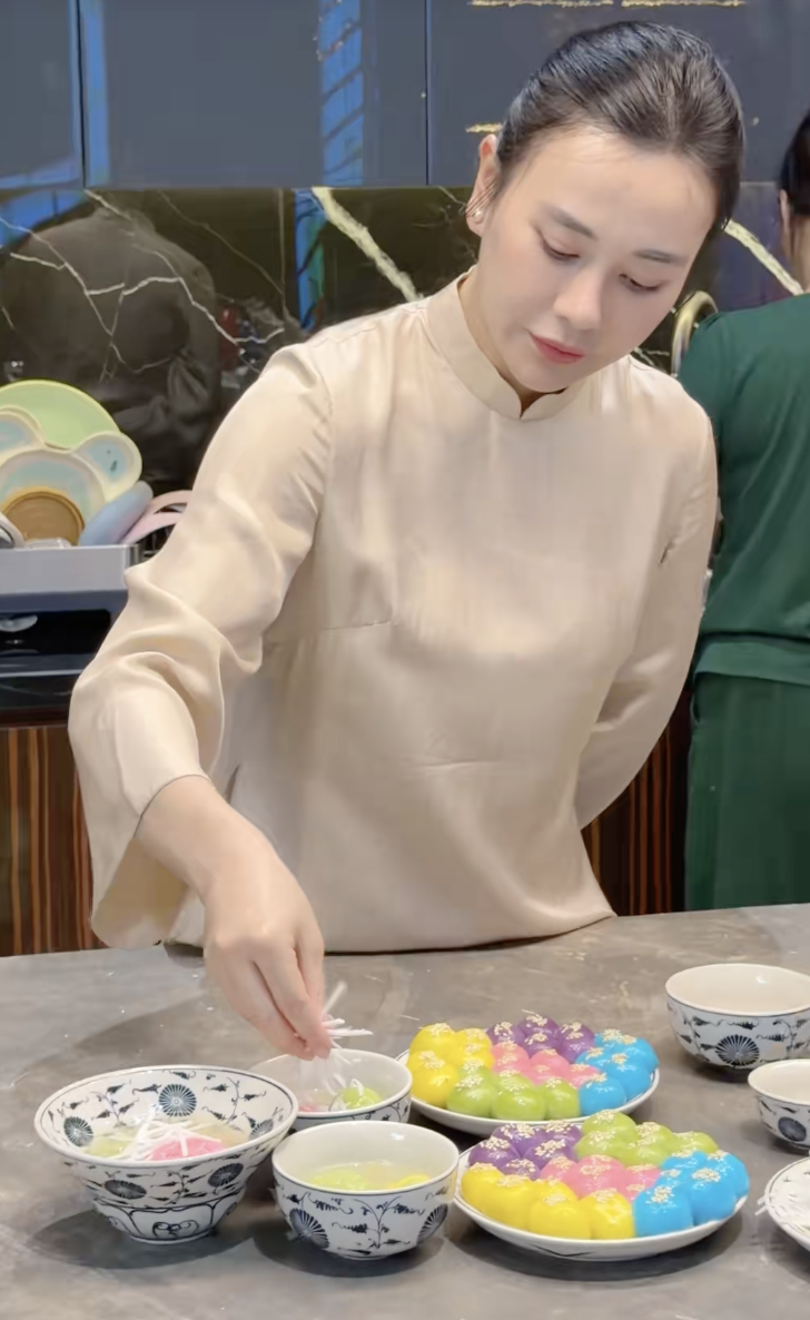 Phương Oanh một m&igrave;nh chăm cặp song sinh vẫn tự tay nấu ăn: Nh&igrave;n m&acirc;m cơm thấy độ tỉ mỉ - Ảnh 11.