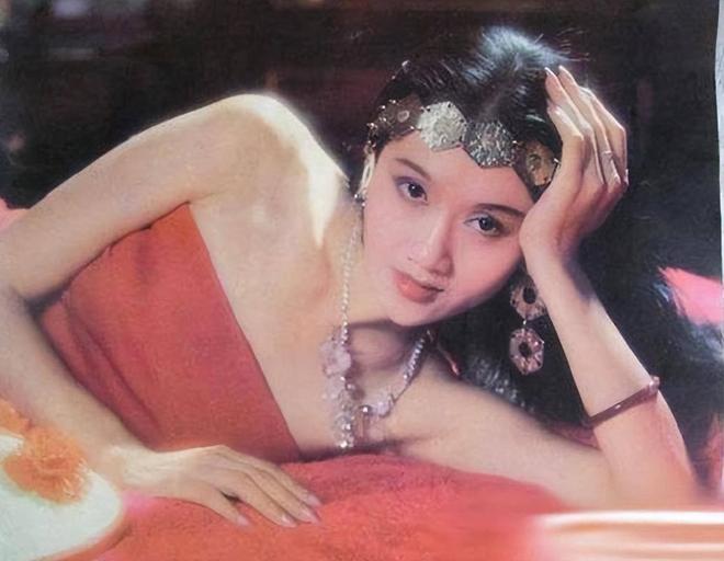 Nữ diễn vi&ecirc;n Anh Hùng Xạ Đi&ecirc;u 30 năm kh&ocirc;ng ăn cơm, kh&ocirc;ng d&aacute;m sinh con để giữ g&igrave;n nhan sắc - Ảnh 5.