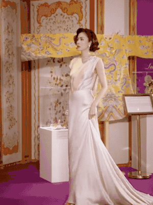 Clip hot nhất ng&agrave;y Tăng Thanh H&agrave; t&aacute;i xuất, c&uacute; xoay lưng khoe xương c&aacute;nh bướm đẹp cỡ n&agrave;y!- Ảnh 2.