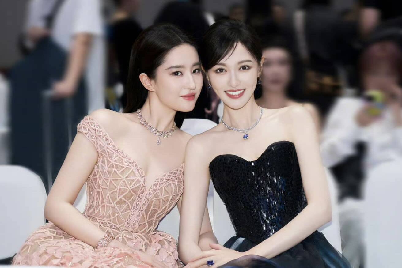 Người duy nhất có thể cướp sạch hào quang của Lưu Diệc Phi: Visual đẹp như trăng, khí chất sáng hơn ngọc - Ảnh 1. Người duy nhất có thể cướp sạch hào quang của Lưu Diệc Phi: Visual đẹp như trăng, khí chất sáng hơn ngọc - Ảnh 1.
