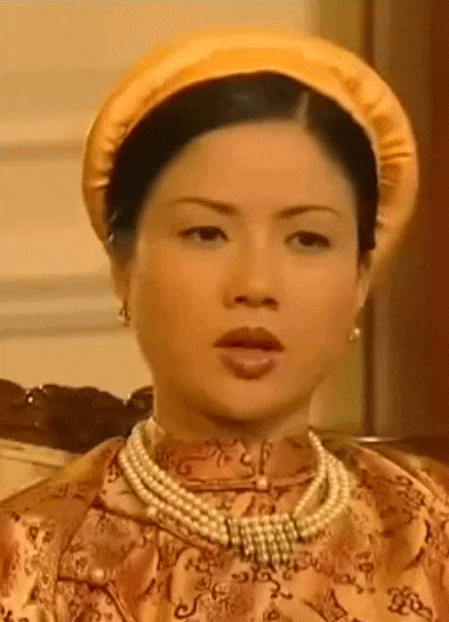 3 mỹ nhân từng hóa thân Nam Phương Hoàng hậu: Người được khen thần thái, người gây sốt với hàng trăm triệu lượt xem - Ảnh 11.