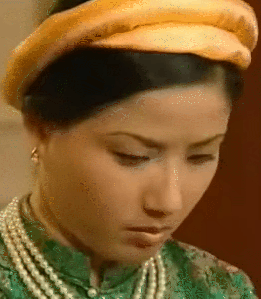 3 mỹ nhân từng hóa thân Nam Phương Hoàng hậu: Người được khen thần thái, người gây sốt với hàng trăm triệu lượt xem - Ảnh 14.