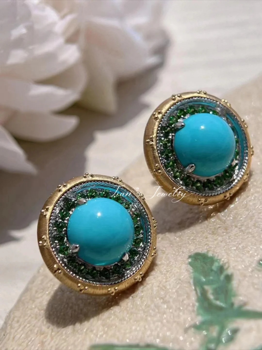 Ngọc lam hòai cổ và choker giọt nước: Phạm Băng Băng và Chu Châu tỏa sáng năm 2026 - Ảnh 5. Ngọc lam hòai cổ và choker giọt nước: Phạm Băng Băng và Chu Châu tỏa sáng năm 2026 - Ảnh 5.