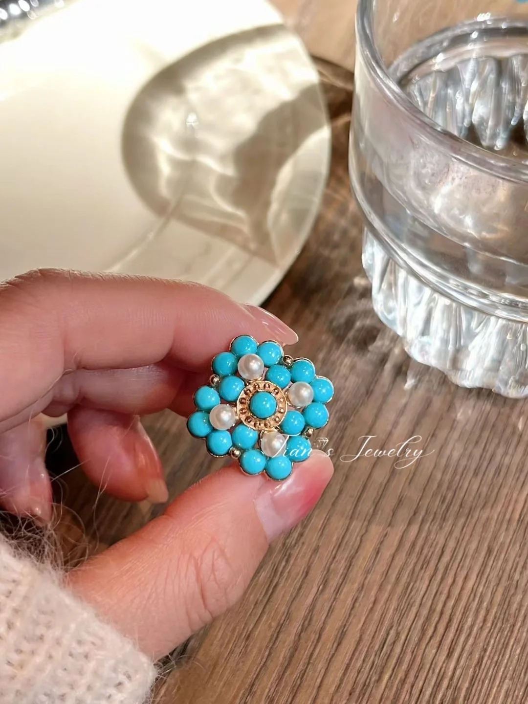 Ngọc lam hòai cổ và choker giọt nước: Phạm Băng Băng và Chu Châu tỏa sáng năm 2026 - Ảnh 6. Ngọc lam hòai cổ và choker giọt nước: Phạm Băng Băng và Chu Châu tỏa sáng năm 2026 - Ảnh 6.