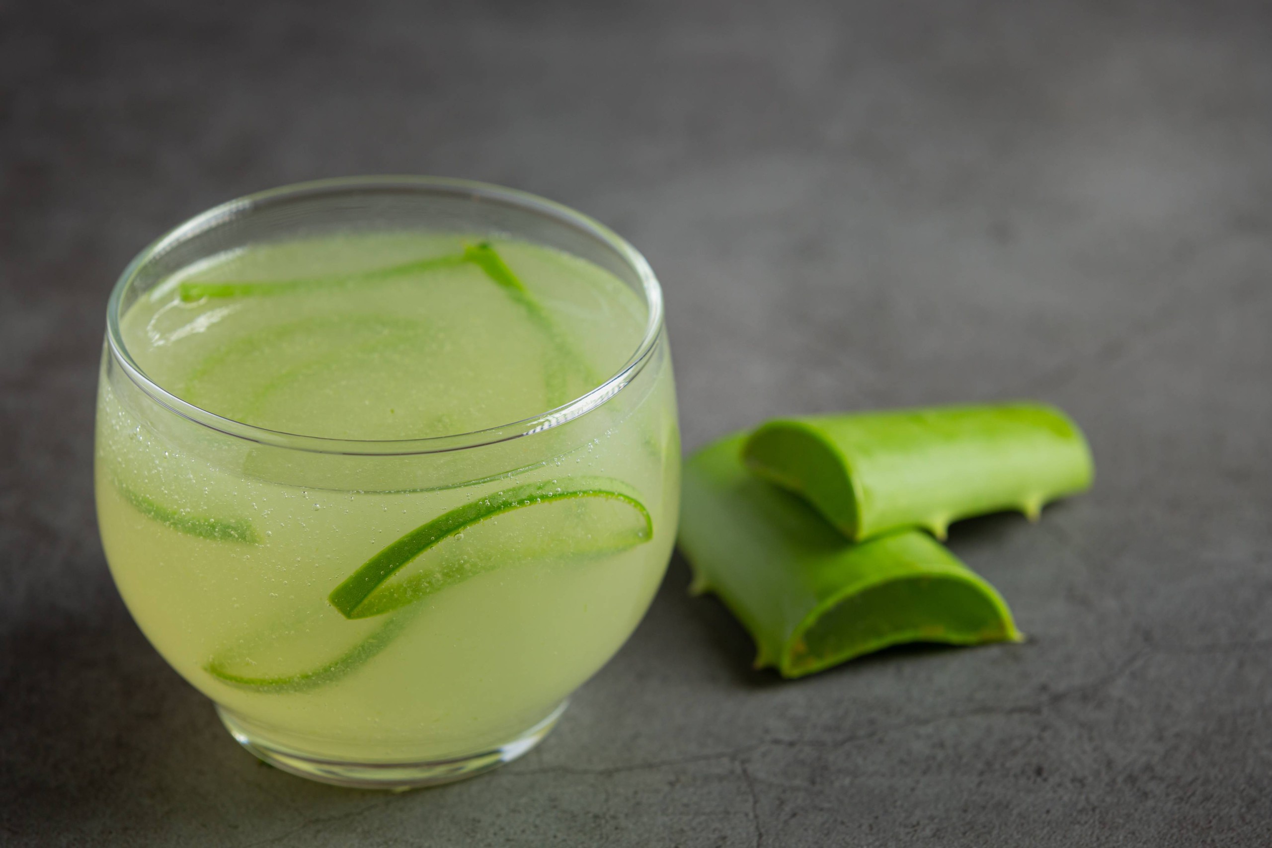Kh&ocirc;ng phải collagen hay vitamin đắt tiền, thứ quyết định l&agrave;n da đẹp mỗi s&aacute;ng lại l&agrave;... ly nước đầu ti&ecirc;n: 10 lựa chọn c&agrave;ng uống c&agrave;ng c&oacute; lợi - Ảnh 4.