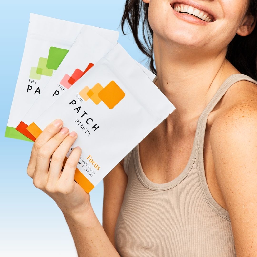 Miếng dán vitamin đang gây sốt vì quá tiện, có thể thay thế thuốc viên? Bác sĩ cảnh báo một điều nhiều người chưa biết - Ảnh 2.