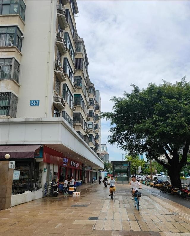 Nhiều người b&aacute;n căn hộ tầng cao để chuyển về chung cư cũ: Sau v&agrave;i năm ở mới nhận ra m&igrave;nh đ&atilde; trả tiền cho qu&aacute; nhiều thứ kh&ocirc;ng thực sự d&ugrave;ng - Ảnh 3.