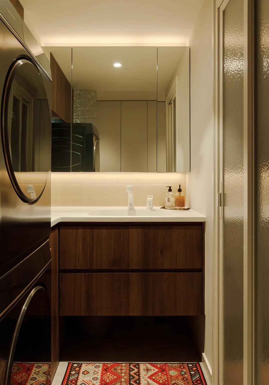 Căn hộ 88m&sup2; của cặp vợ chồng nghỉ hưu g&acirc;y sốt v&igrave; qu&aacute; đẹp: Ai xem cũng n&oacute;i kh&ocirc;ng c&ograve;n d&aacute;m ch&ecirc; gu thẩm mỹ của bố mẹ - Ảnh 4.