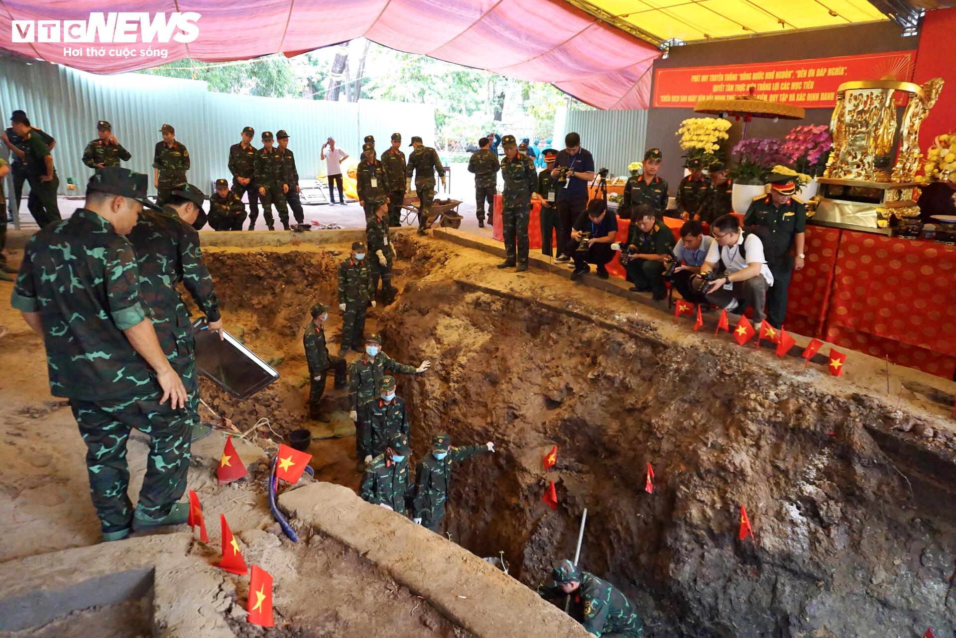 T&igrave;m thấy h&agrave;i cốt liệt sĩ tại C&ocirc;ng vi&ecirc;n L&ecirc; Thị Ri&ecirc;ng: Ph&aacute;t hiện Đ&aacute;ng ch&uacute; &yacute; năm 2026 - Ảnh 2.
