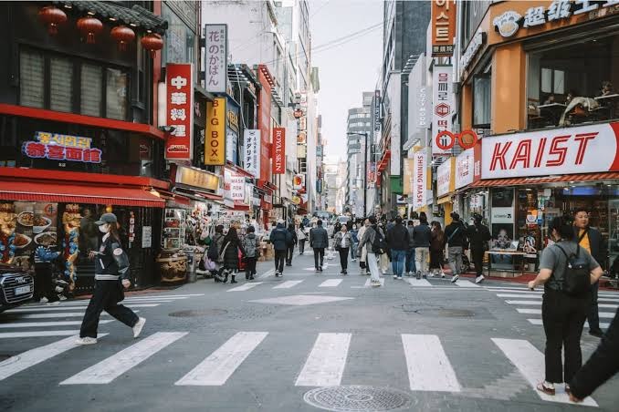 Miễn ph&iacute; visa H&agrave;n Quốc cho kh&aacute;ch đo&agrave;n Việt Nam đến hết năm 2026 - Ảnh 1.