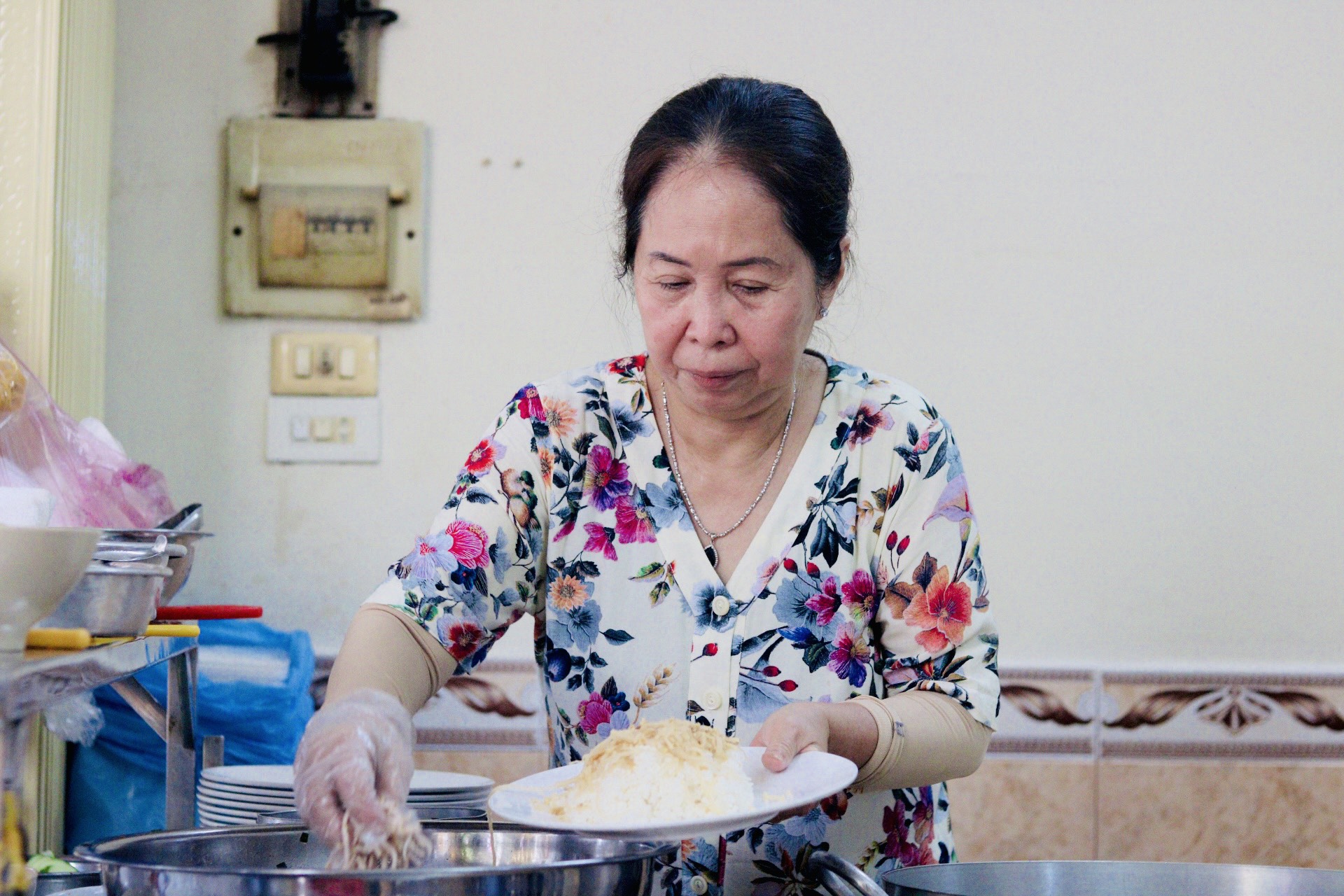 Qu&aacute;n cơm tấm 6 th&aacute;ng b&aacute;n 6 th&aacute;ng nghỉ tại TP.HCM - Ảnh 1.
