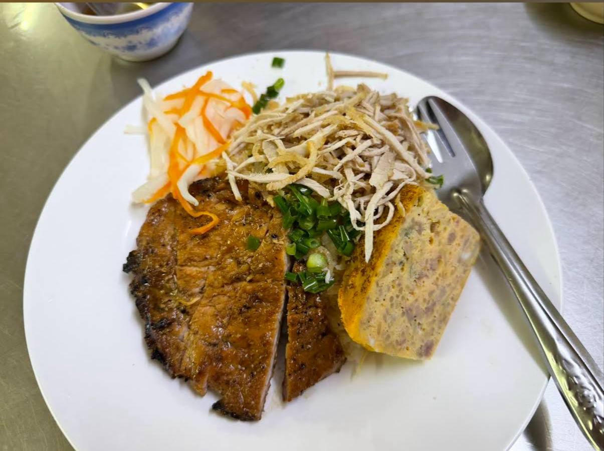 Qu&aacute;n cơm tấm 6 th&aacute;ng b&aacute;n 6 th&aacute;ng nghỉ tại TP.HCM - Ảnh 11.