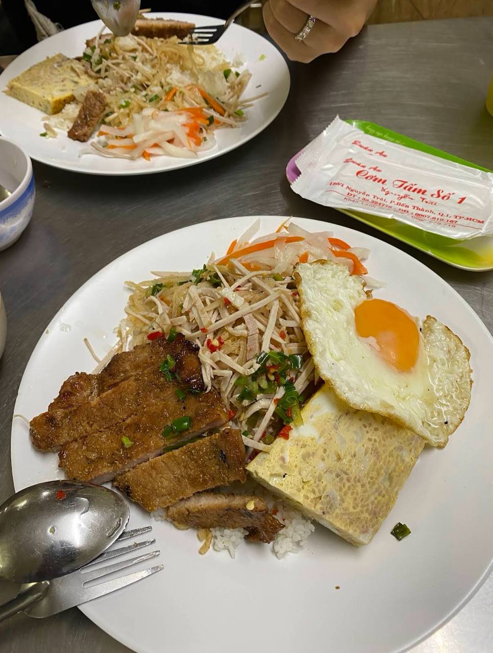 Qu&aacute;n cơm tấm 6 th&aacute;ng b&aacute;n 6 th&aacute;ng nghỉ tại TP.HCM - Ảnh 4.