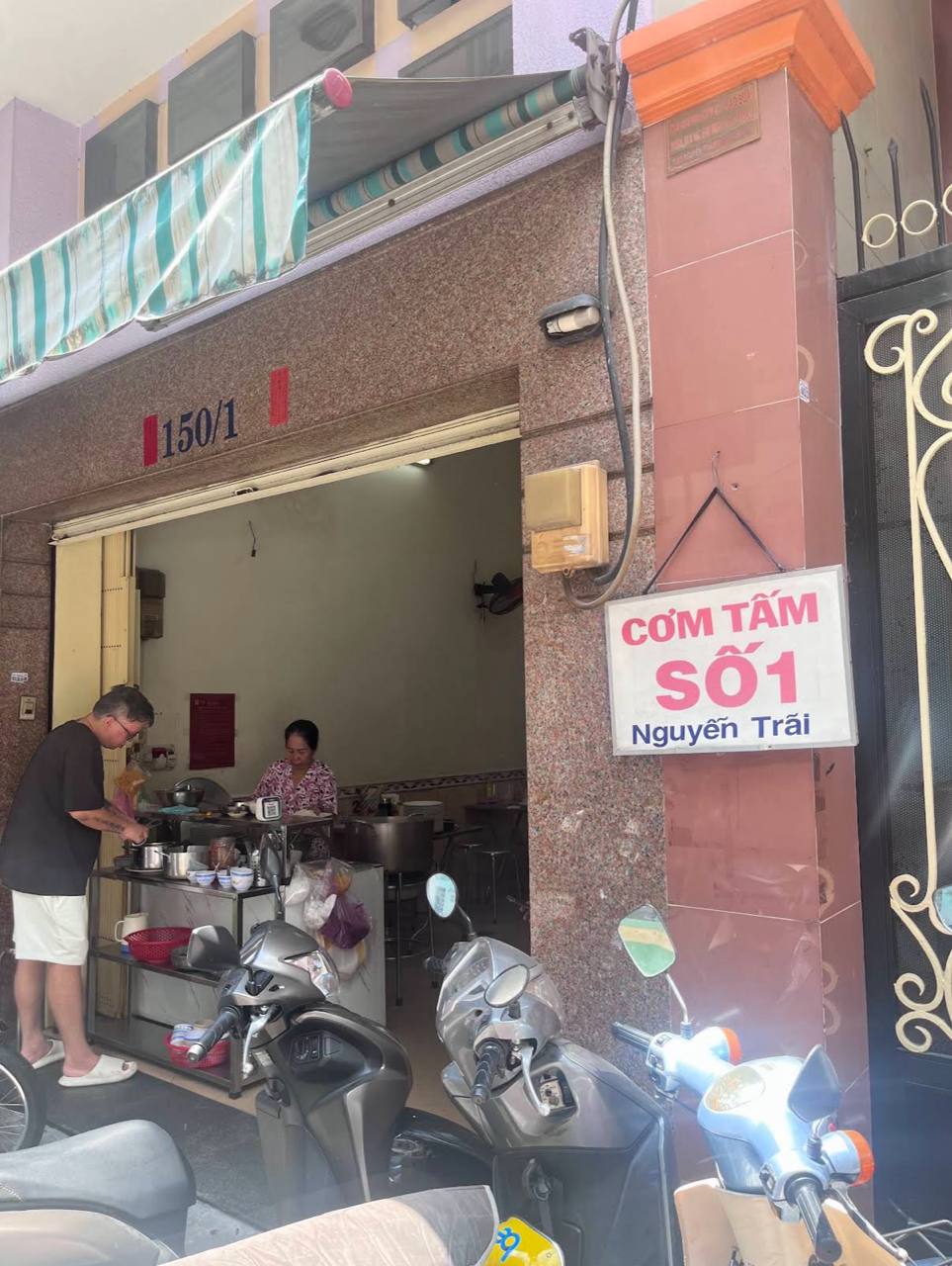 Qu&aacute;n cơm tấm 6 th&aacute;ng b&aacute;n 6 th&aacute;ng nghỉ tại TP.HCM - Ảnh 2.