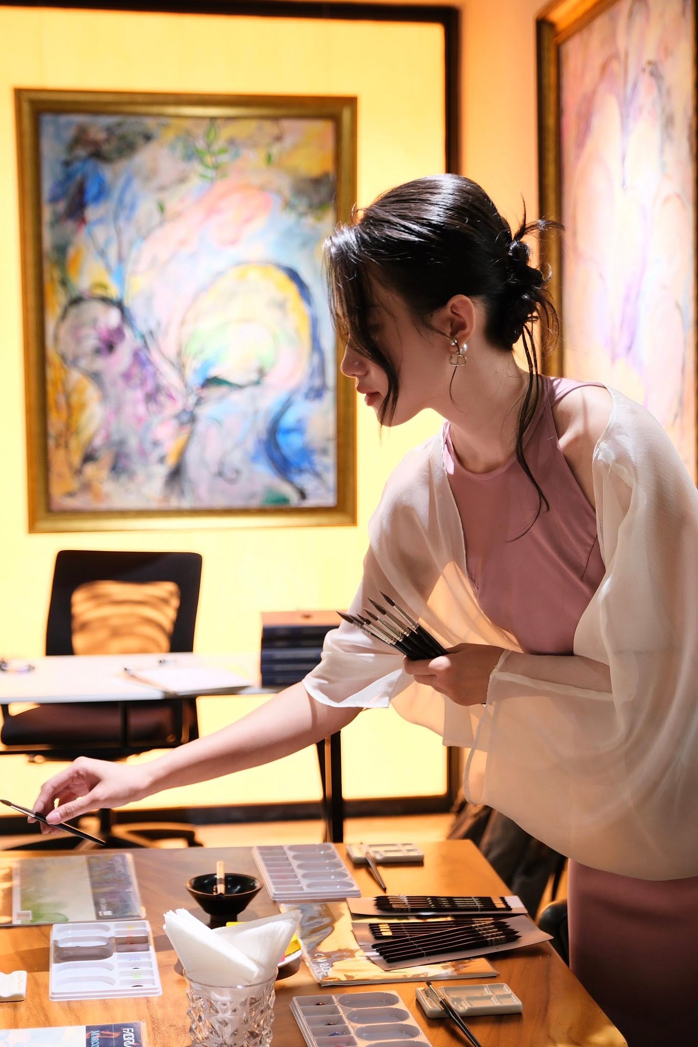 Profile ấn tượng của c&ocirc; g&aacute;i họa sĩ Phan Anh Thư v&agrave; thiếu gia Ho&agrave;ng Việt - Ảnh 7.
