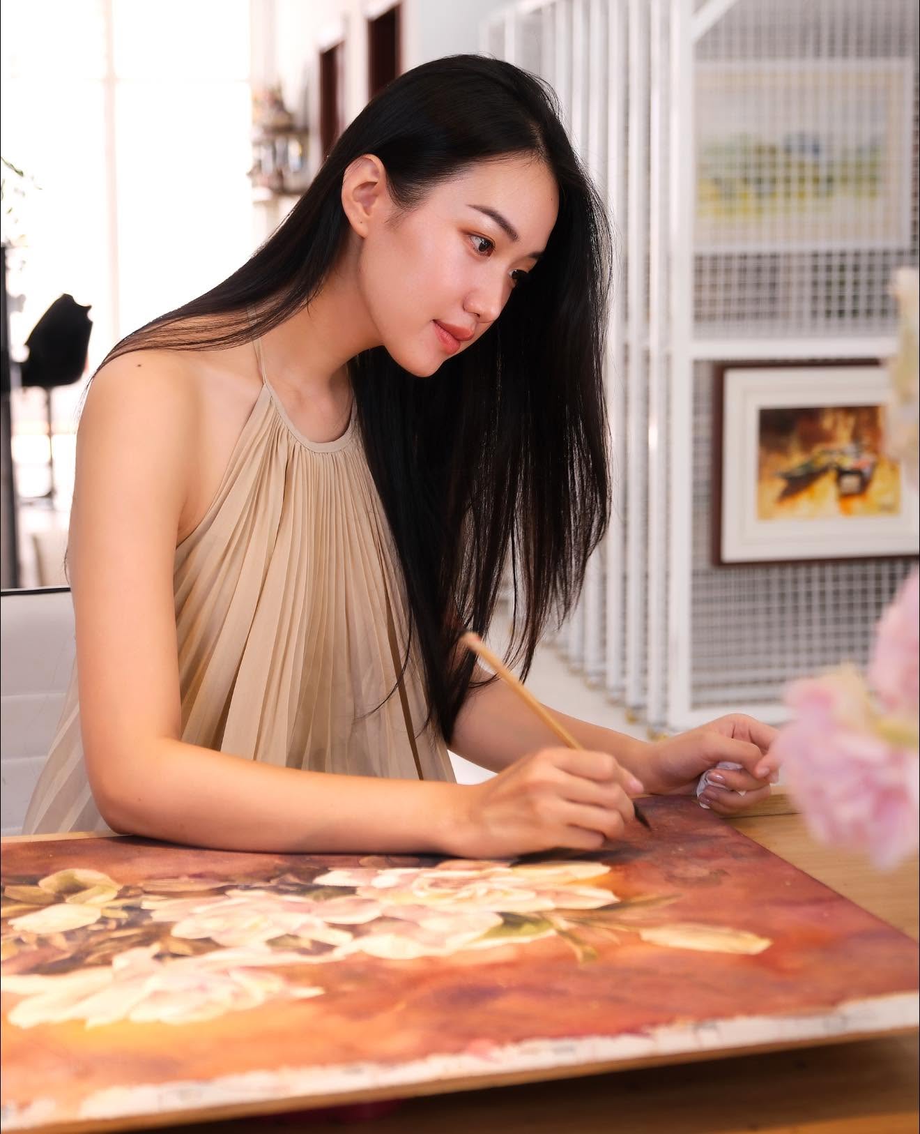 Profile ấn tượng của c&ocirc; g&aacute;i họa sĩ Phan Anh Thư v&agrave; thiếu gia Ho&agrave;ng Việt - Ảnh 5.
