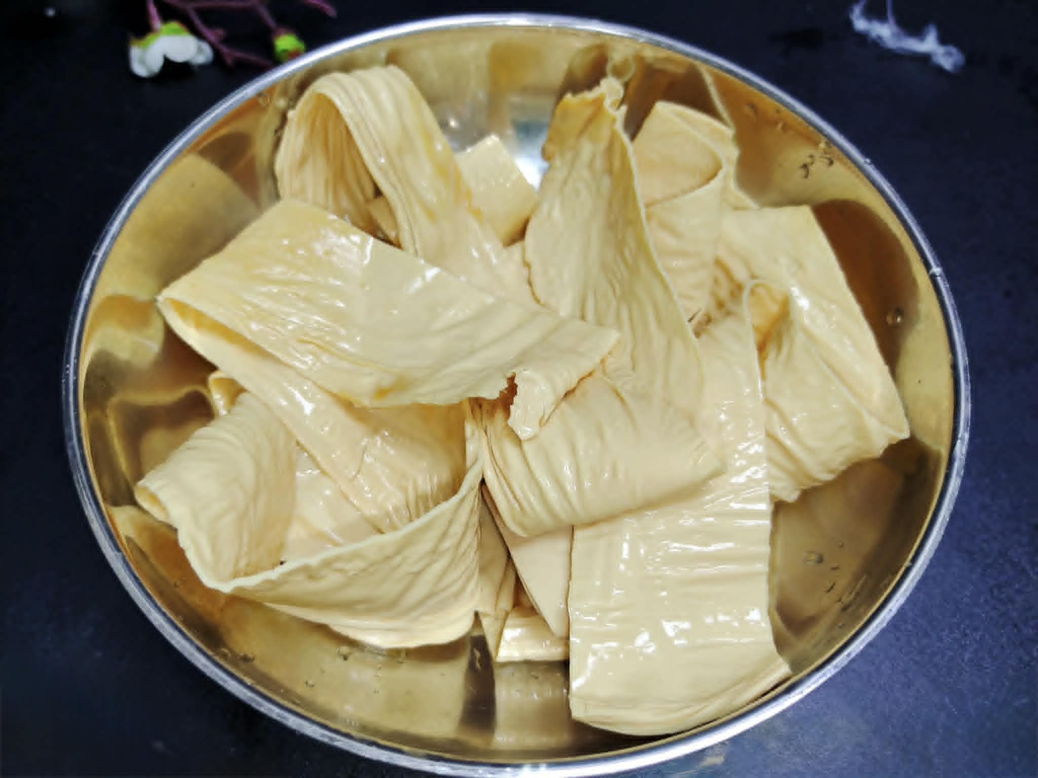 Bữa cơm m&ugrave;a h&egrave; tươi m&aacute;t với m&oacute;n canh nấu cực nhanh m&agrave; ngon miệng - Ảnh 2.