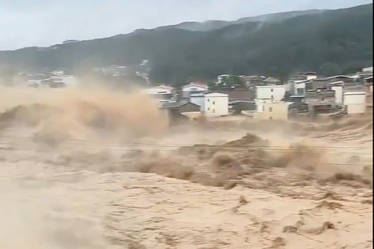 Vỡ đập ở Trung Quốc 2026 , cảnh b&aacute;o lũ lụt v&agrave; c&ocirc;ng t&aacute;c cứu hộ khẩn cấp - Ảnh 1.