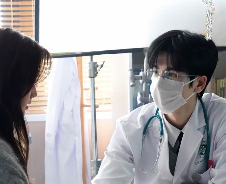 Người phụ nữ 32 tuổi chảy m&aacute;u v&ugrave;ng k&iacute;n suốt 3 năm, vừa đến bệnh viện mọi người vội bịt mũi v&igrave; 1 thứ - Ảnh 4.