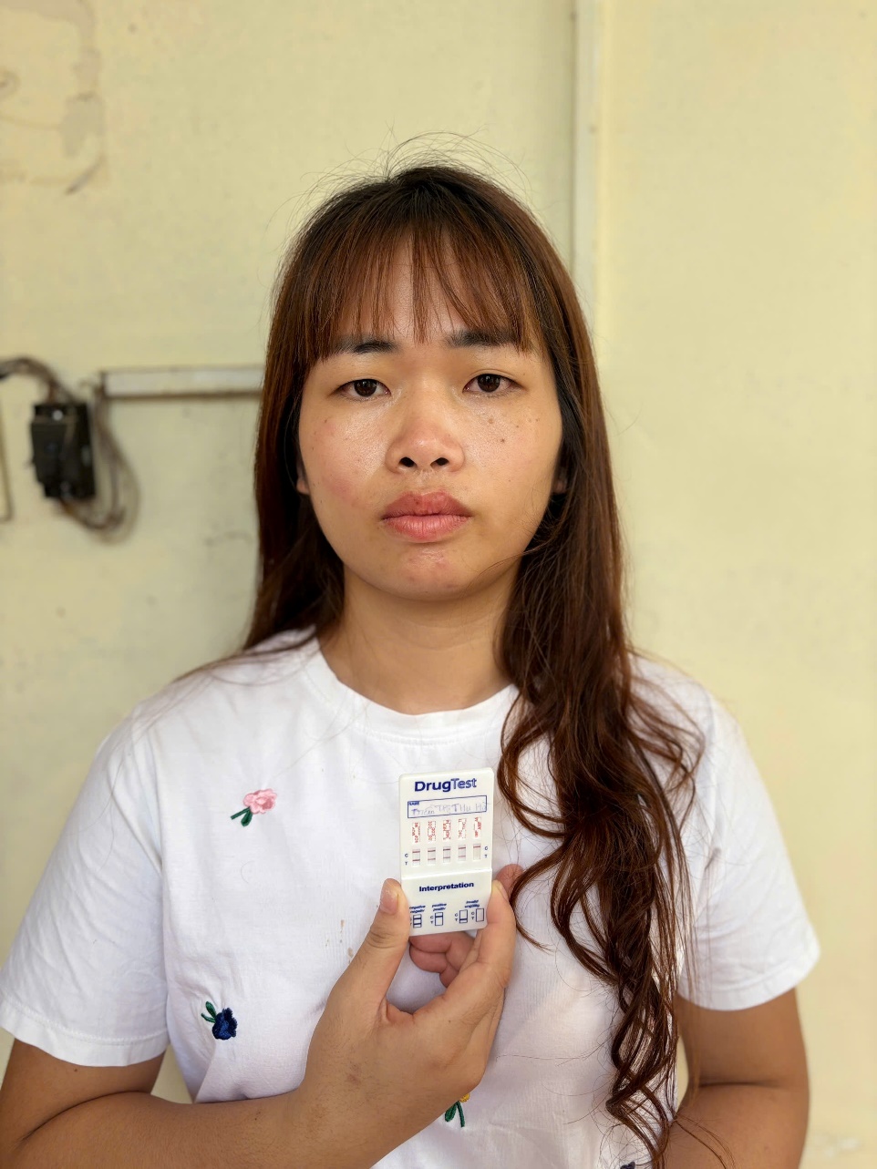 Ph&aacute;t hiện c&ocirc; gi&aacute;o Trần Thị Thu H&agrave; sử dụng ma t&uacute;y tại ph&ograve;ng trọ - Ảnh 2.