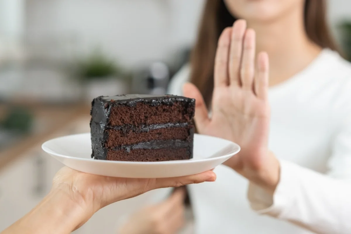 Ăn ít, tập nhiều nhưng bụng vẫn phình ra? Bác sĩ chỉ ra “thủ phạm” ít ai ngờ tới và 5 cách giảm mỡ tích tụ quanh eo - Ảnh 4.