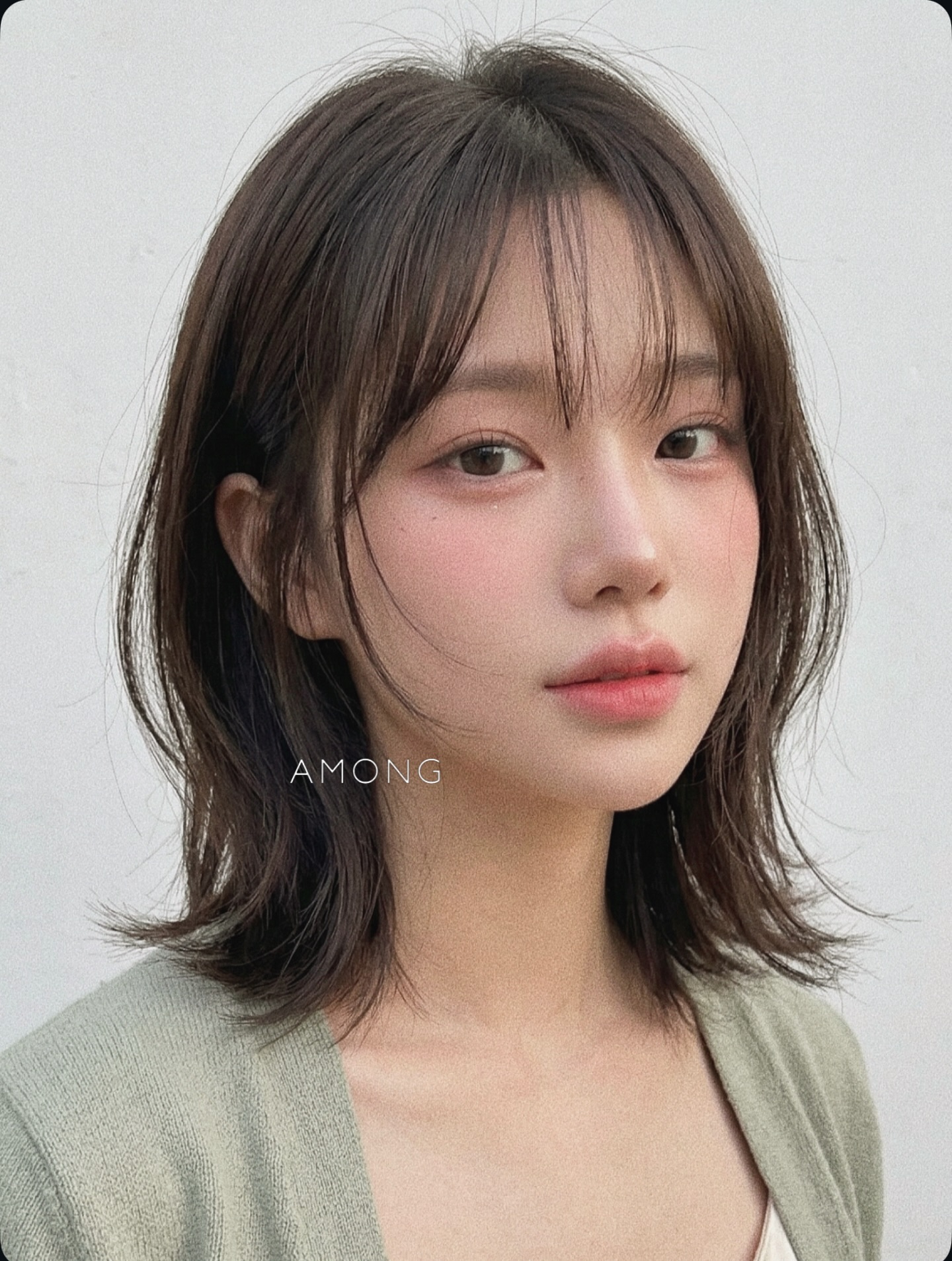 Giữa mu&ocirc;n v&agrave;n kiểu t&oacute;c ngắn, đ&acirc;y l&agrave; 5 gợi &yacute; thu gọn gương mặt hiệu quả nhất - Ảnh 7.