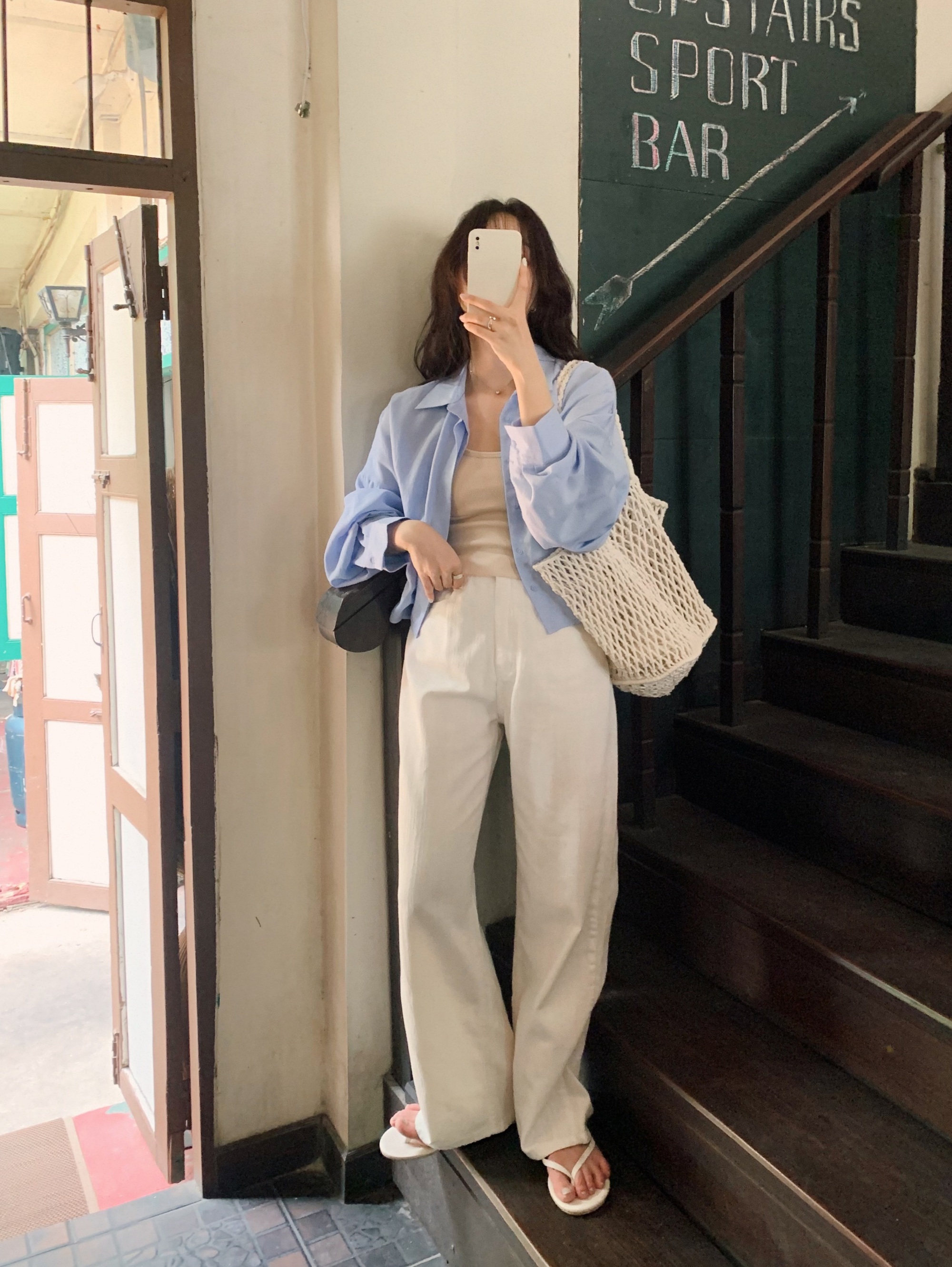 4 kiểu quần ống rộng đang dẫn đầu xu hướng, mix đồ đơn giản mấy cũng s&agrave;nh điệu tỏa s&aacute;ng - Ảnh 4.