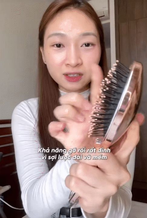 Chưa cần dầu dưỡng hay ủ t&oacute;c cầu kỳ, đ&acirc;y l&agrave; 3 dụng cụ hỗ trợ gi&uacute;p m&aacute;i t&oacute;c đ&atilde; khỏe đẹp ngay từ bước gội đầu - Ảnh 11.