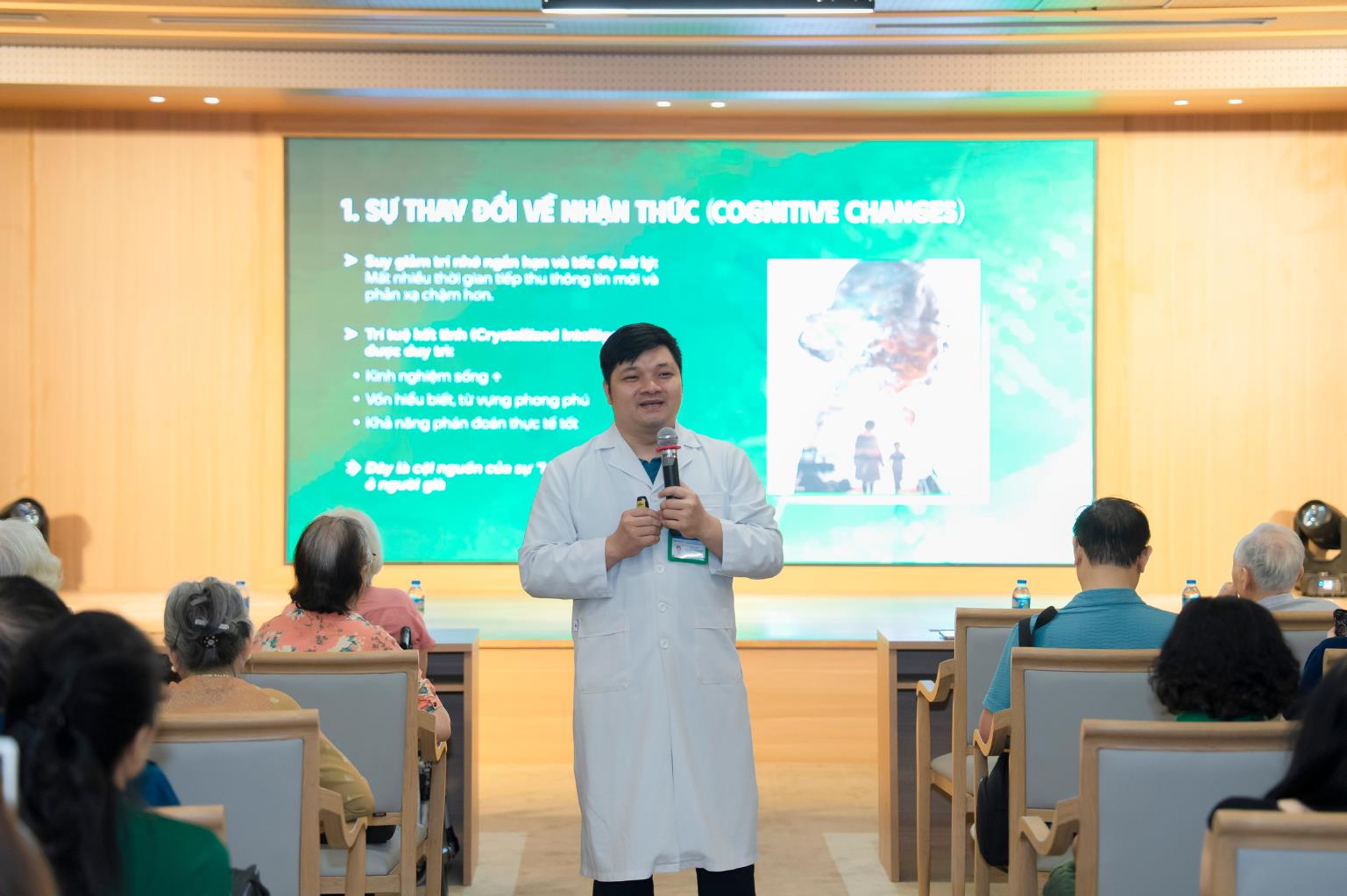Hoạt động C&acirc;u lạc bộ tại Phương Đ&ocirc;ng Asahi: Liều Vitamin cho sức khỏe tinh thần tuổi v&agrave;ng - Ảnh 1.