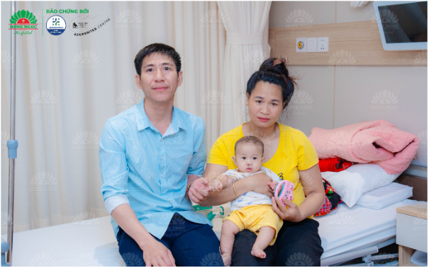Vượt gần 300km từ Sơn La xuống Hà Nội, ba mẹ đi tìm nụ cười trọn vẹn cho con - Ảnh 4. Vượt gần 300km từ Sơn La xuống Hà Nội, ba mẹ đi tìm nụ cười trọn vẹn cho con - Ảnh 4.