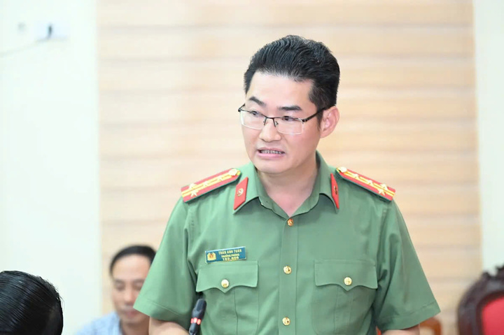 Vụ gian lận điểm thi To&aacute;n tại Tuy&ecirc;n Quang: Nữ hiệu ph&oacute; chỉ đạo gi&aacute;m thị nhắc b&agrave;i - Ảnh 1.