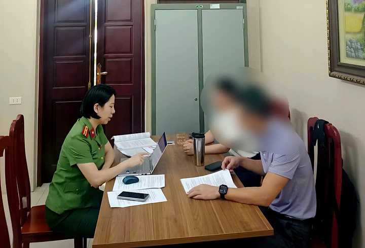 C&ocirc;ng an H&agrave; Nội ph&aacute;t hiện sai phạm tại trung t&acirc;m ngọai ngữ AMES năm 2026 - Ảnh 2.