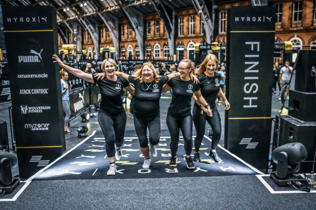 Trải nghiệm Hyrox 2026: 11 B&iacute; quyết vượt qua cuộc đua khắc nghiệt nhất giới fitness - Ảnh 2.