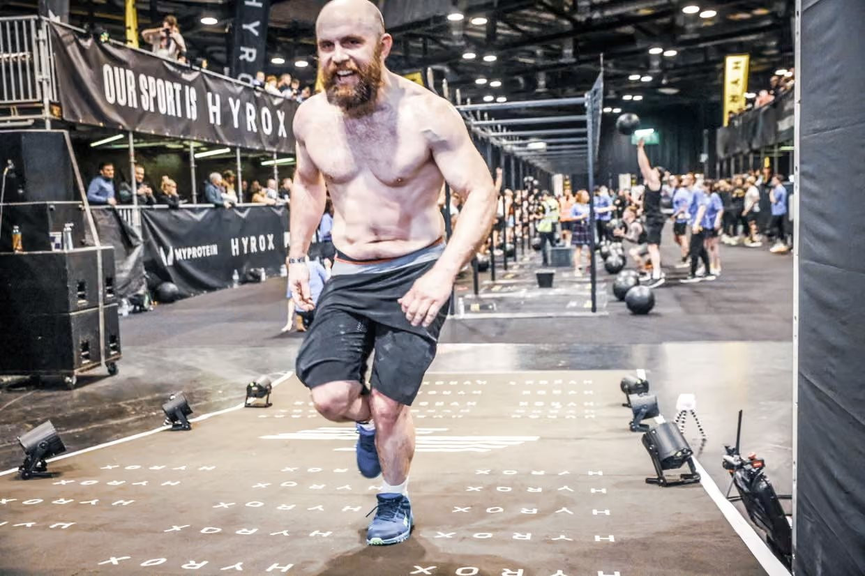 Trải nghiệm Hyrox 2026: 11 B&iacute; quyết vượt qua cuộc đua khắc nghiệt nhất giới fitness - Ảnh 4.