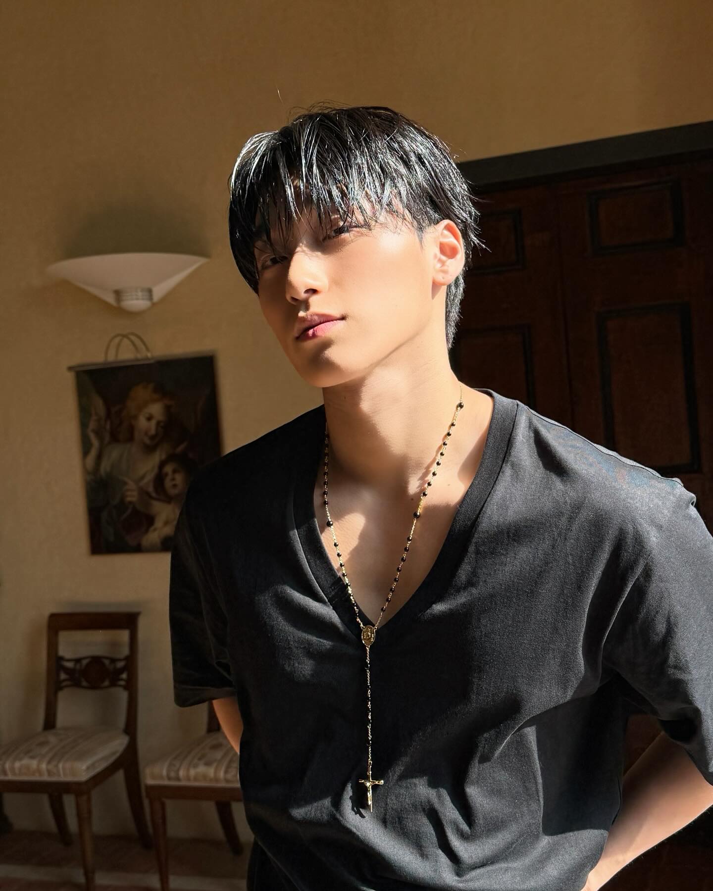 Mỹ nam &ldquo;hẩy ngực&rdquo; lập tức viral: Đại sứ thời trang c&oacute; body cực phẩm, ăn mặc qu&aacute; chất m&ecirc; hoặc 11 triệu fan- Ảnh 5.