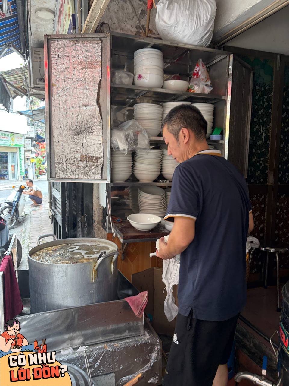 Phở Hà Nội 23 . 000 Đồng và trà đá 2 . 000 Đồng giữa bão giá năm 2026 - Ảnh 2. Phở Hà Nội 23 . 000 Đồng và trà đá 2 . 000 Đồng giữa bão giá năm 2026 - Ảnh 2.