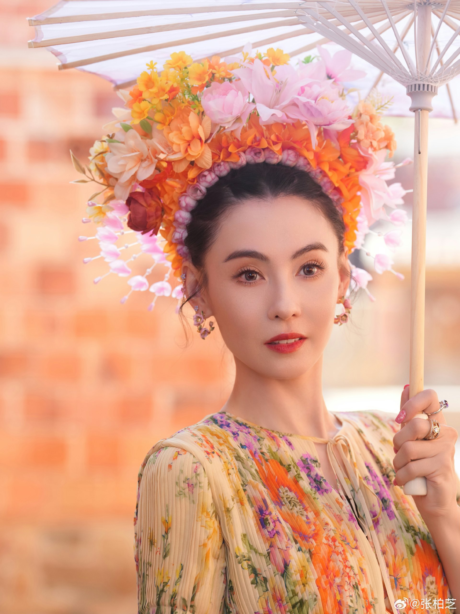 46 tuổi Trương B&aacute; Chi vẫn trẻ như đ&ocirc;i mươi: Từng giảm 23kg, m&ecirc; 2 m&oacute;n n&agrave;y để giữ d&aacute;ng v&agrave; dưỡng t&oacute;c - Ảnh 1.