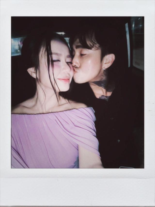 Mẹ đơn th&acirc;n c&oacute; 2 con ri&ecirc;ng cưới nam ca sĩ nổi tiếng: 